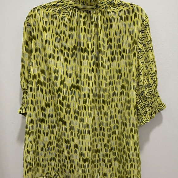 2 Pretty Summer Elbow Sleeve Tops, Size Large - Picture 3 of 5